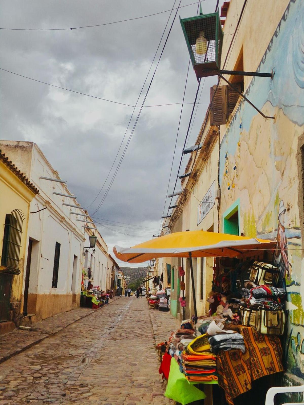 Casa Puna Hostal & Cafe Humahuaca Exterior photo